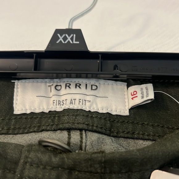 Torrid olive green pants first at fit 16 NWT casual comfy plus size work wear - Picture 8 of 14